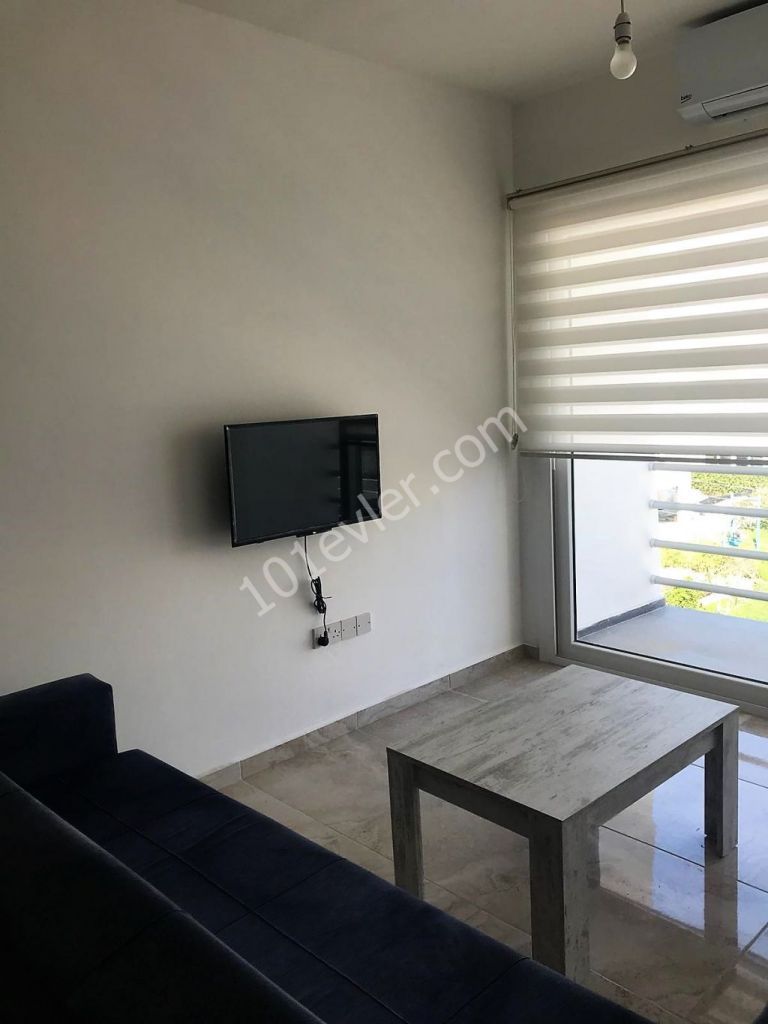 Lefkoşa Göçmenköy Bölgesinde 80 m2  Eşyalı ,2+1  Daire