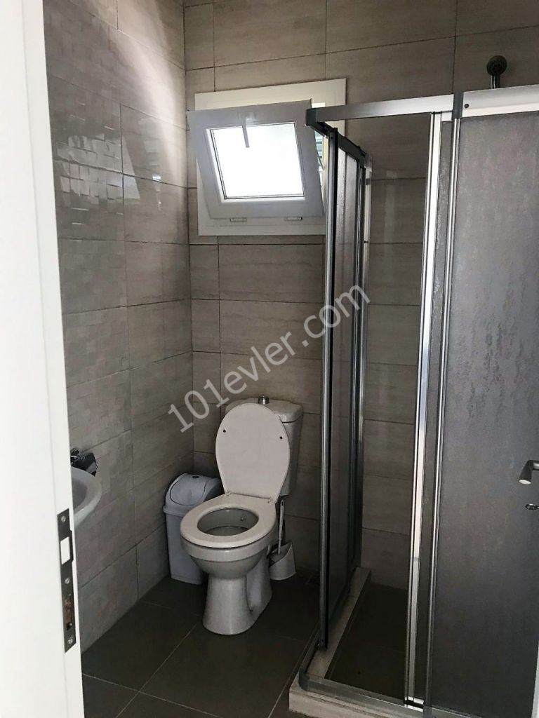 Lefkoşa Göçmenköy Bölgesinde 80 m2  Eşyalı ,2+1  Daire