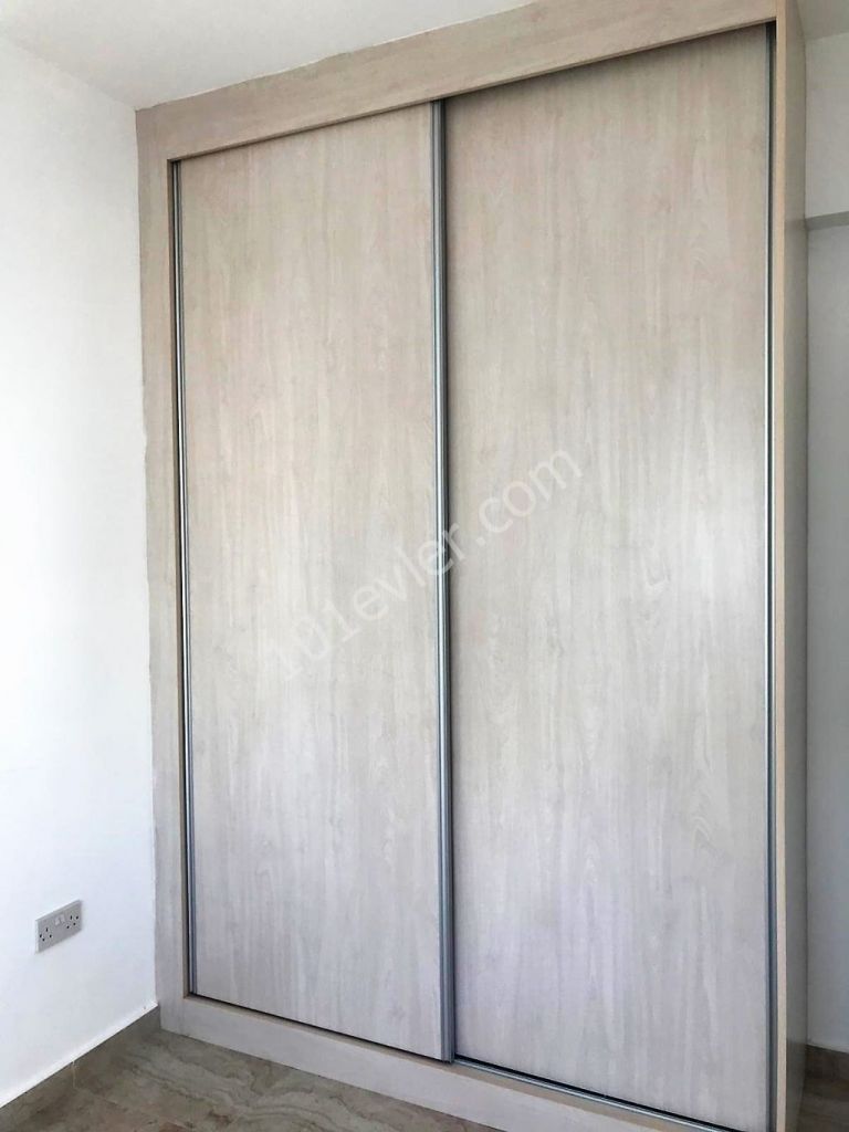 Lefkoşa Göçmenköy Bölgesinde 80 m2  Eşyalı ,2+1  Daire