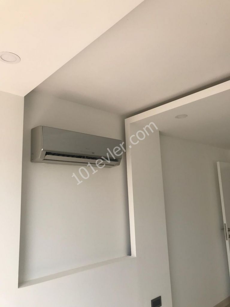 Girne Merkezde , Kendinizi Özel Hissedebileceğiniz Bir Dublex Penthouse ( 147 m2)