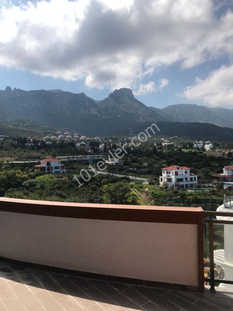 Penthouse For Sale in Girne Merkez, Kyrenia