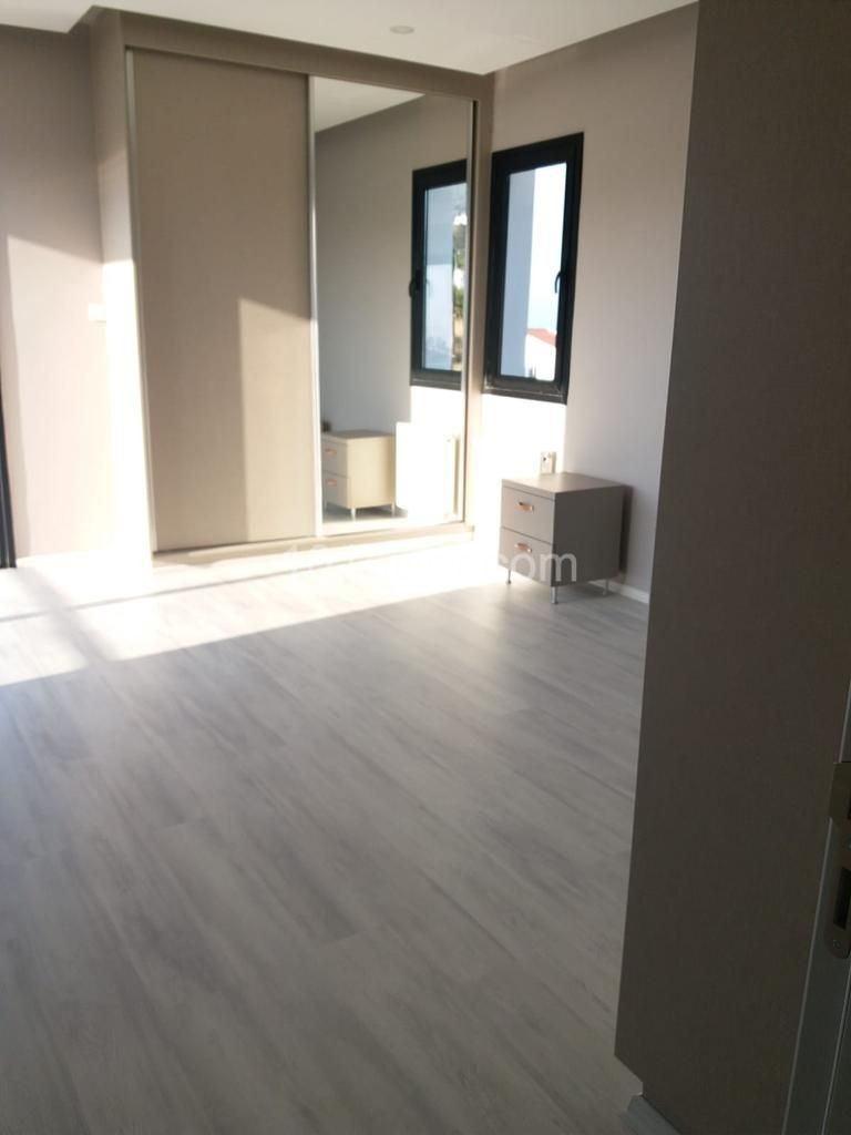 Alsancak / Yeşiltepe'de Muhteşem Lokasyonda , Lüks( 3+1)   185 m2  Özel  HAVUZLU Müstakil  Önü Kesilmez Deniz / Dağ  Manzaralı Villa  +905338432139  - +905428616272