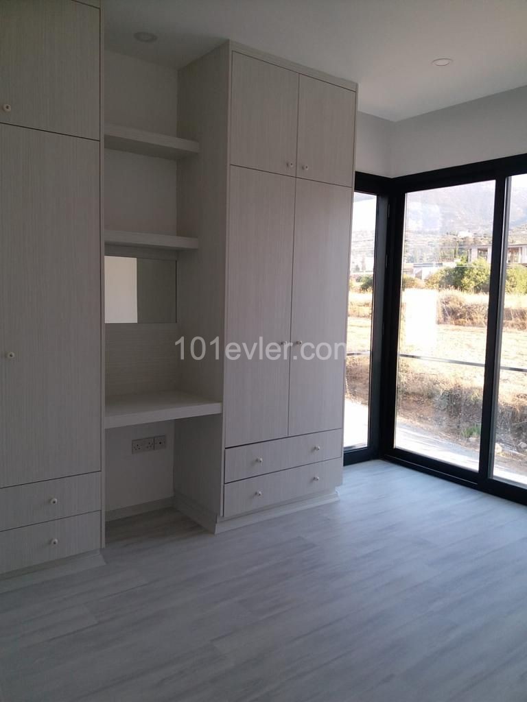 Alsancak / Yeşiltepe'de Muhteşem Lokasyonda , Lüks( 3+1)   185 m2  Özel  HAVUZLU Müstakil  Önü Kesilmez Deniz / Dağ  Manzaralı Villa  +905338432139  - +905428616272