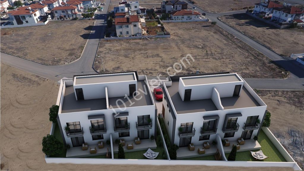 Yenikent 'de  Türk Tapulu 3+1 (203 M2) İkiz Villa