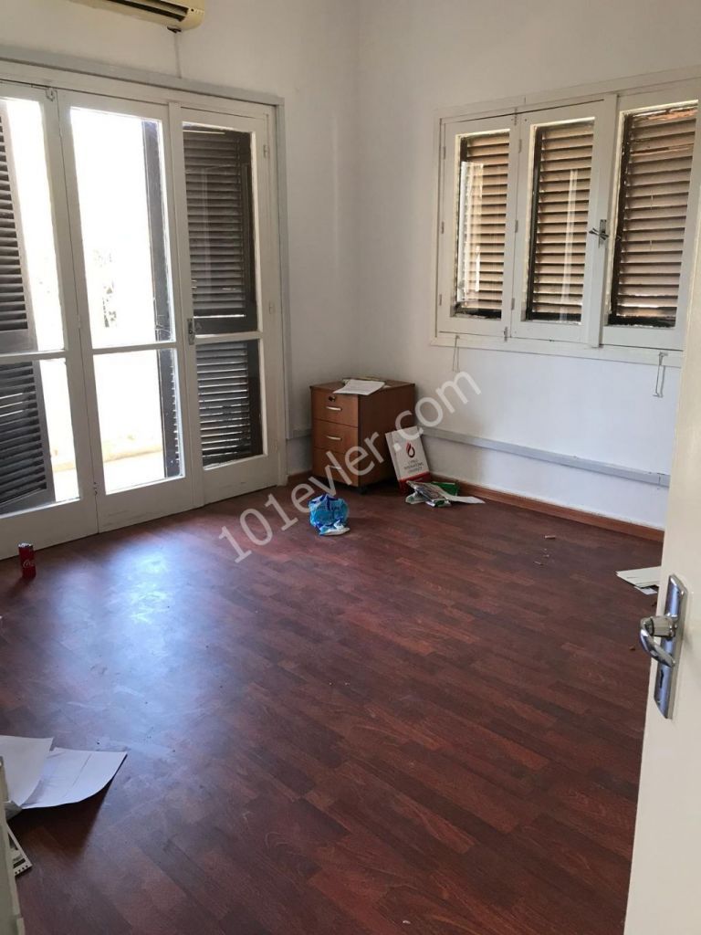 Flat To Rent in Köşklüçiftlik, Nicosia