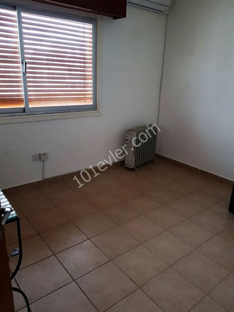 Dereboyu'nda ( 3+1)  150 m2 Full Eşyalı Aylık Ödeme Daire