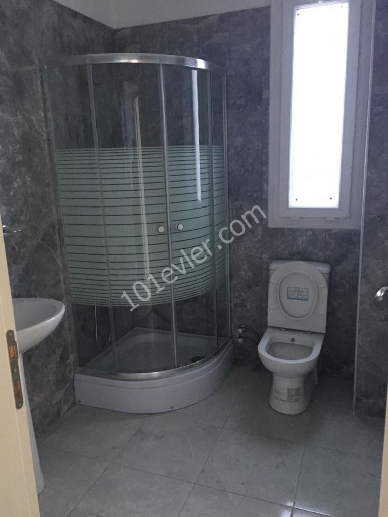 Girne merkezde(2+1)(80 m2) Kiralık  Daire