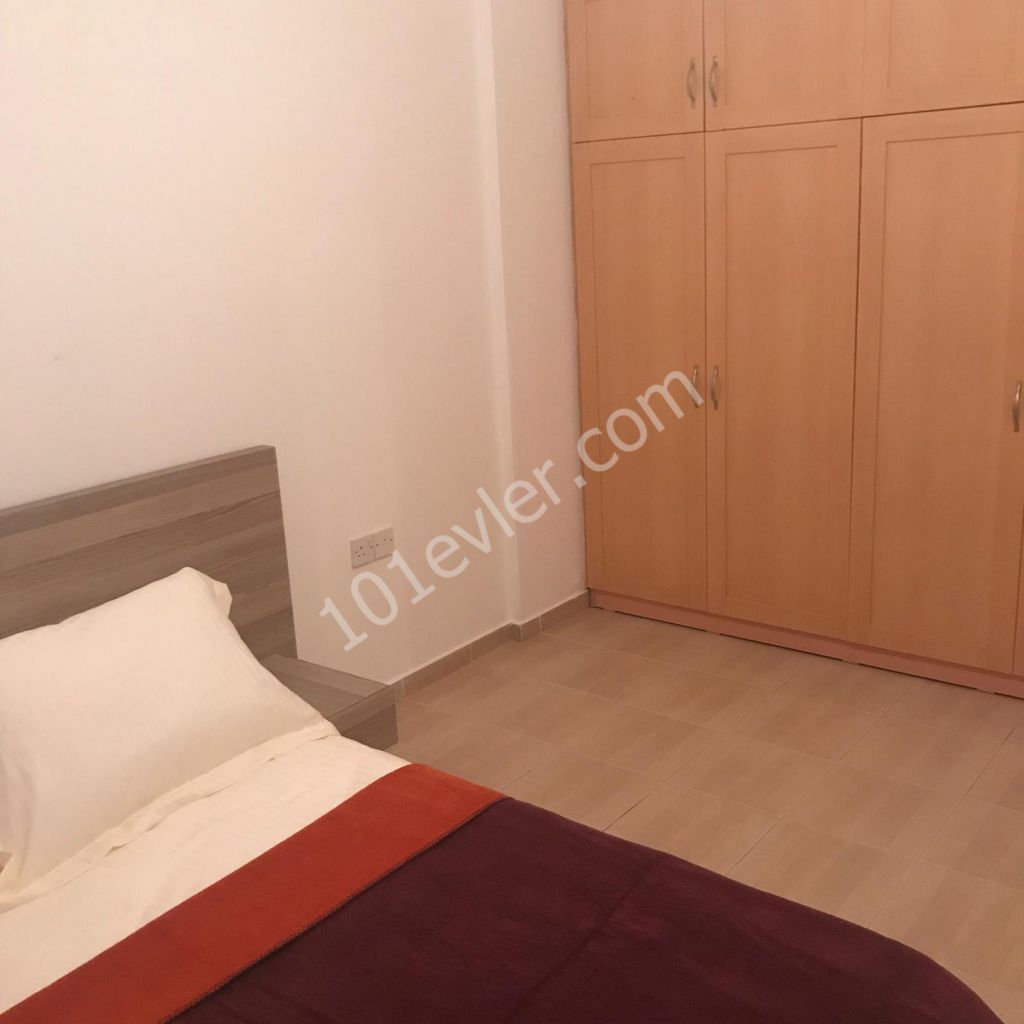 Gönyeli 'de 3+1 Önü Durak Olan , Full Eşyalı 135 m2 Günlük Kiralık Daire