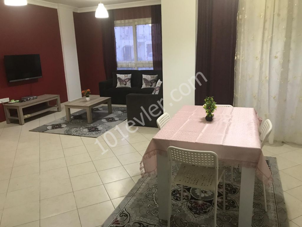 Gönyeli 'de 3+1 Önü Durak Olan , Full Eşyalı 135 m2 Günlük Kiralık Daire