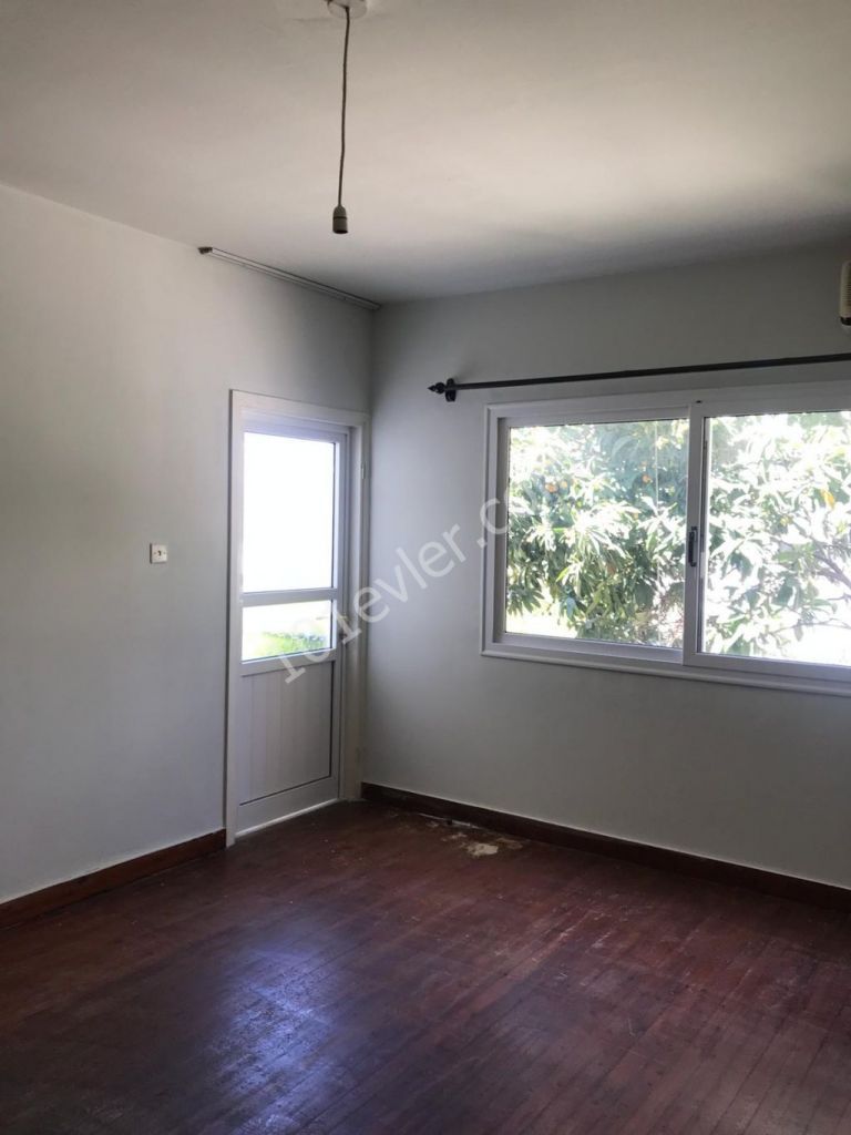 Flat To Rent in Köşklüçiftlik, Nicosia