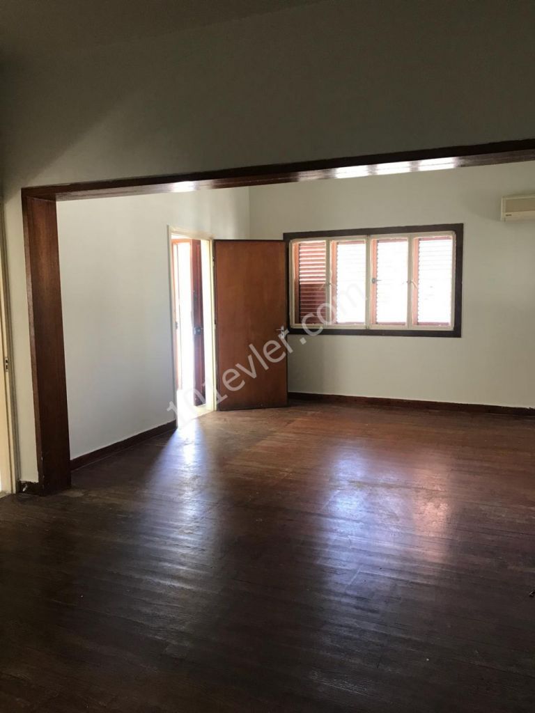 Flat To Rent in Köşklüçiftlik, Nicosia