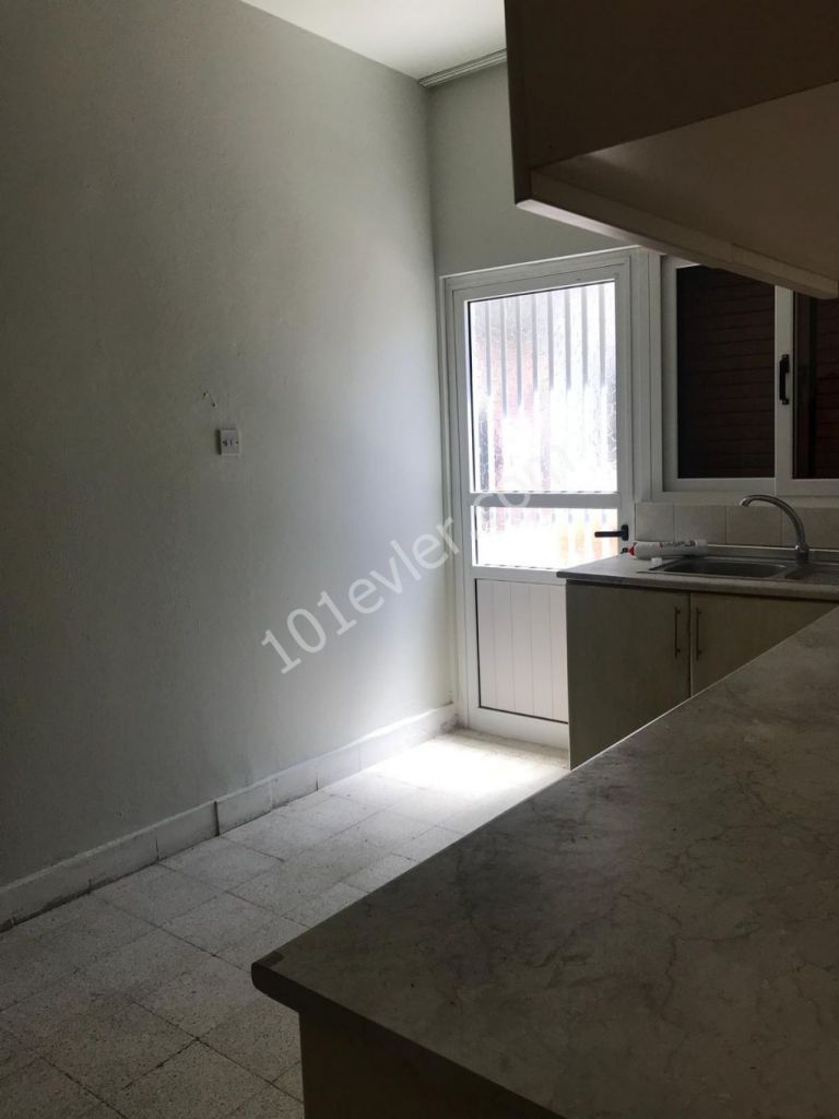 Flat To Rent in Köşklüçiftlik, Nicosia