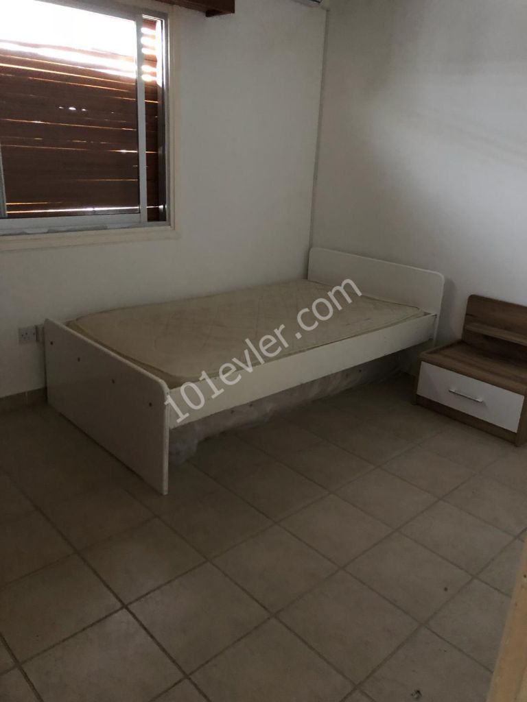 Dereboyunda-Köşklüçiftlik'te Müthiş Lokasyonda ,Heryere Ulaşımı Kolay 3+2 (150m2) Kiralık Daire