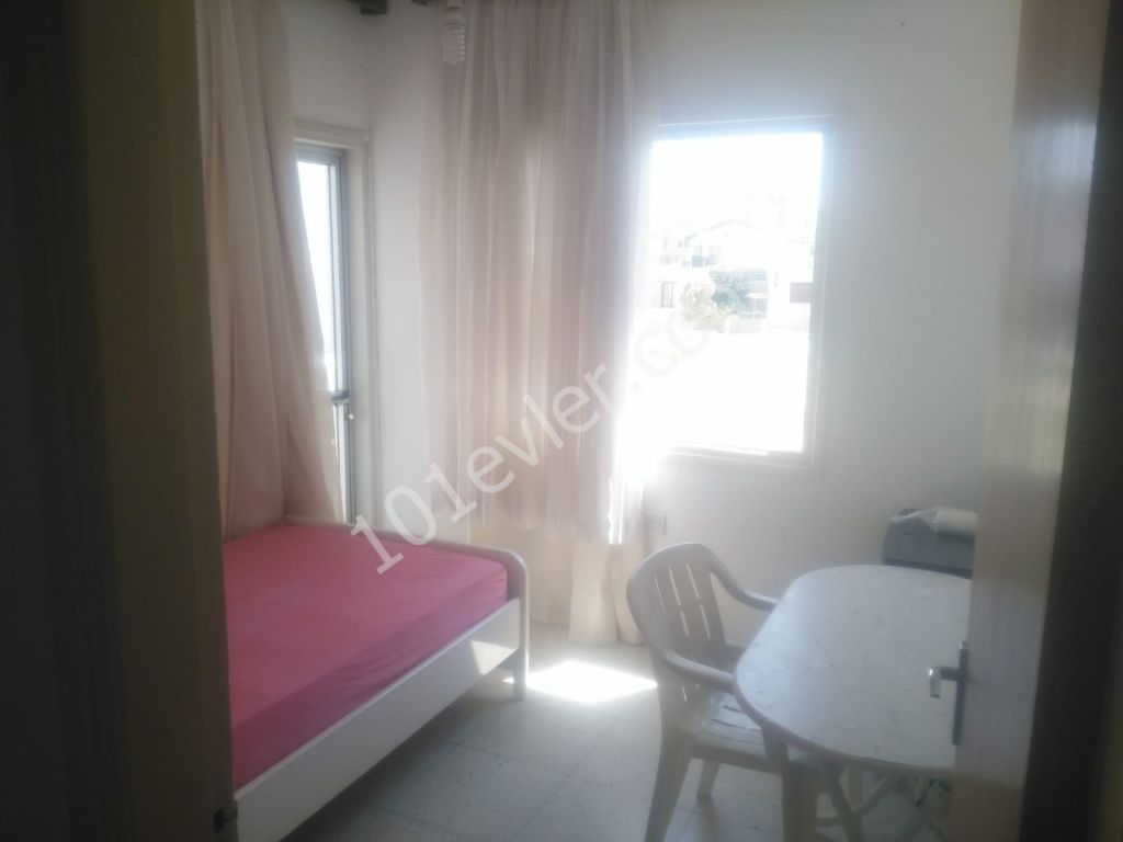 Gönyeli 'de Durakların Dibinde 3+1 (125m2) Öğrenciye Kiralık Daire