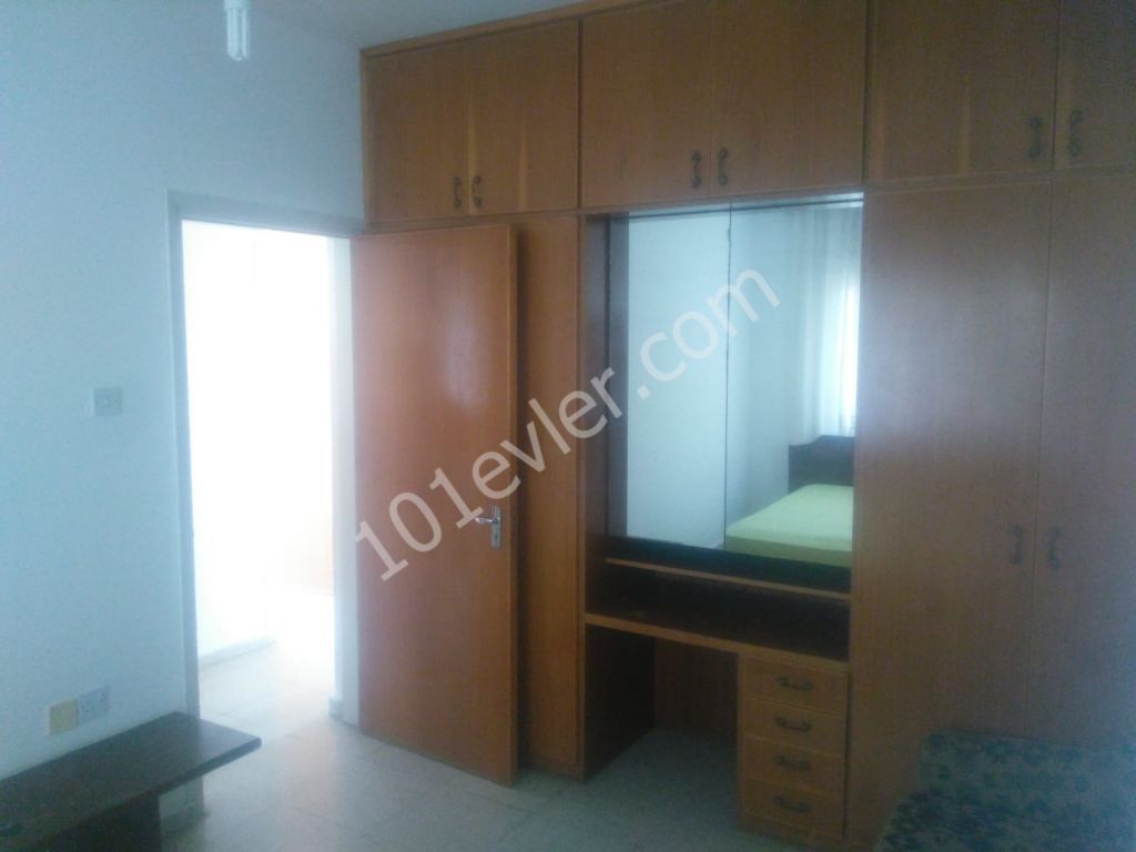 Gönyeli 'de Durakların Dibinde 3+1 (125m2) Öğrenciye Kiralık Daire