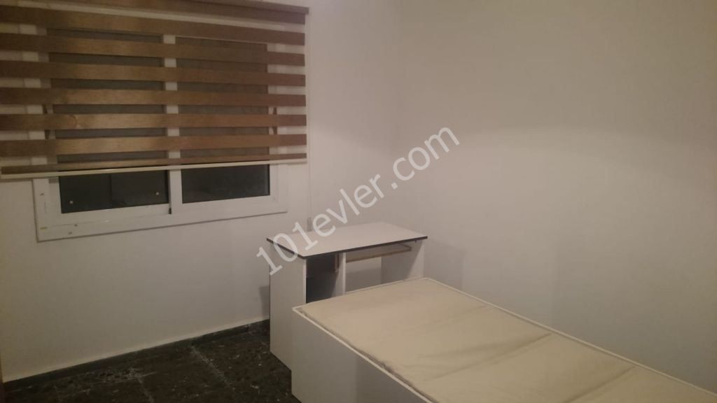 Gönyeli 'de Nezih Bir Mahallede 3+2 Zeminkat (180m2) Bahçeli Kiralık Zemin Kat Daire