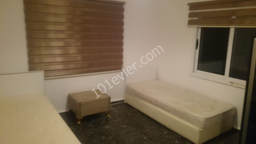 Gönyeli 'de Nezih Bir Mahallede 3+2 Zeminkat (180m2) Bahçeli Kiralık Zemin Kat Daire