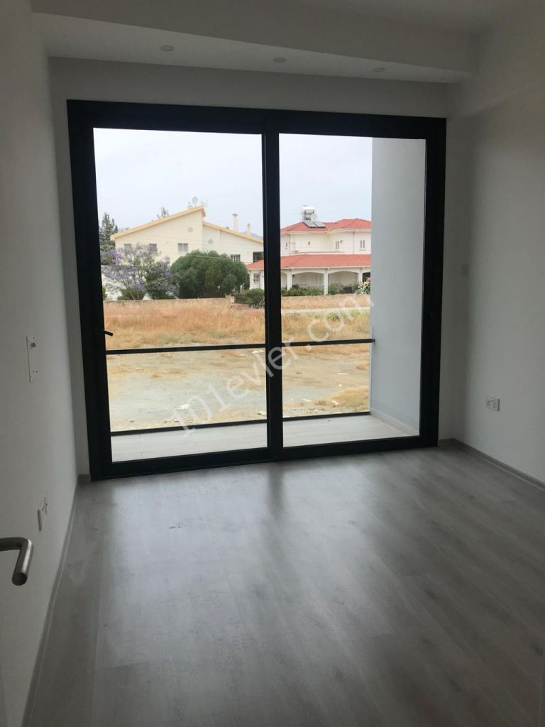 Lefkoşa'nın En Gözde Yeri Olan Yenikent Bölgesinde 3+1 (140m2) Türk Koçanlı Satılık Daire Hemen Teslim