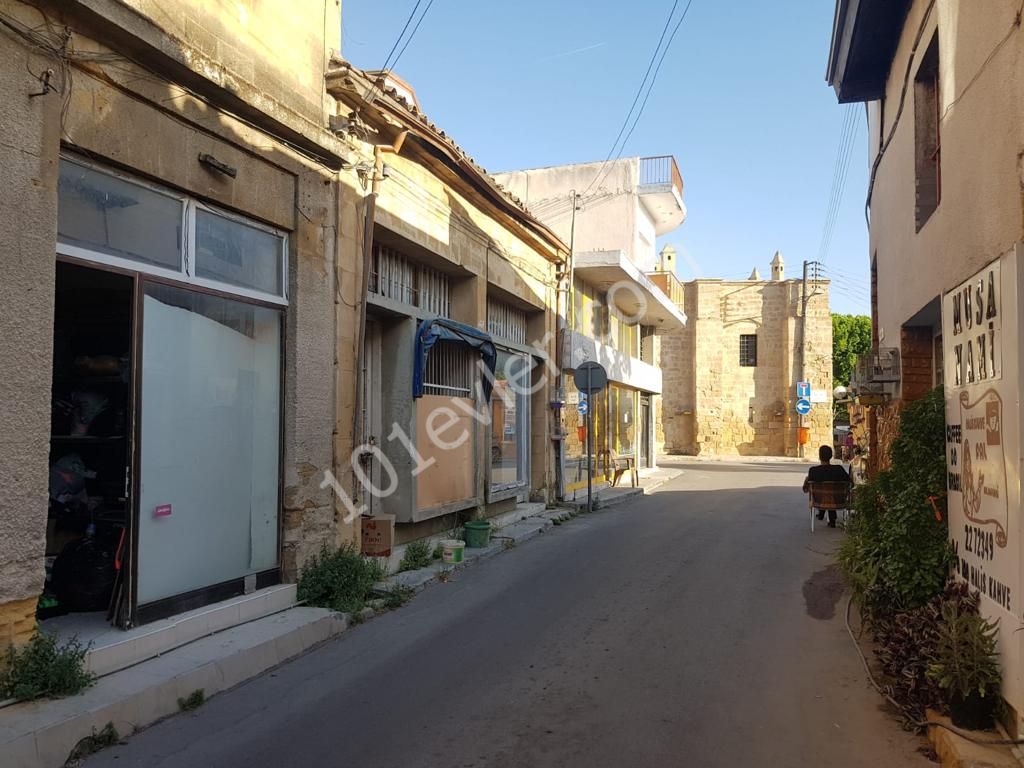 Detached House For Sale in Lefkoşa Surlariçi, Nicosia