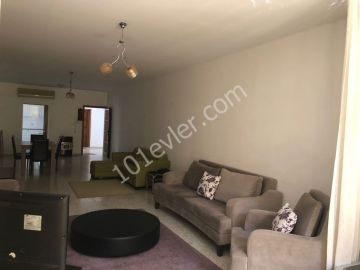 Dereboyu/ Köşklüçiftlik'te  Zemin Kat 130 m2 3+1 Daire