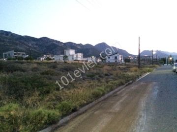 Residential Zoned Plot For Sale in Çatalköy, Kyrenia