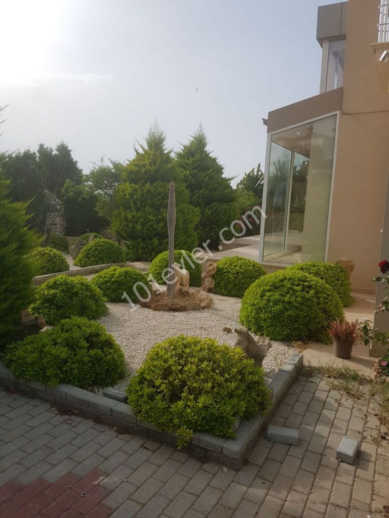 Muhteşem Dağ ve Deniz Manzaralı Günlük Kiralık Villa