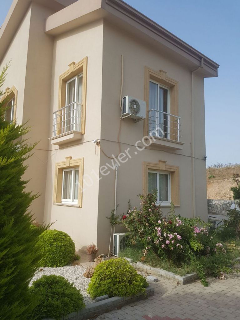 Muhteşem Dağ ve Deniz Manzaralı Günlük Kiralık Villa