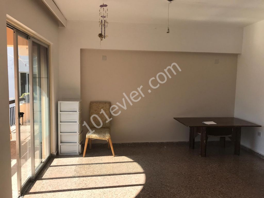 Girne Merkez'de 3+1 Dublex Penthouse AYLIK  Ödeme