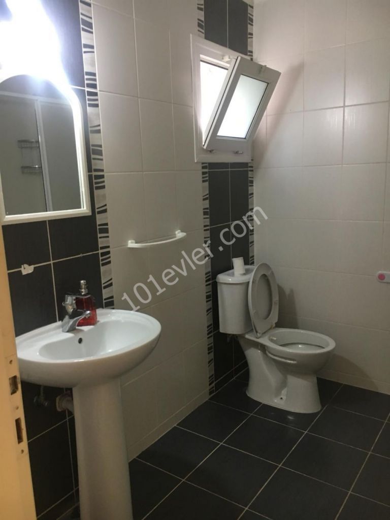 Girne Kaşgar Bölgesinde Kiralik 2+1 Penthouse - Geniş Teraslı