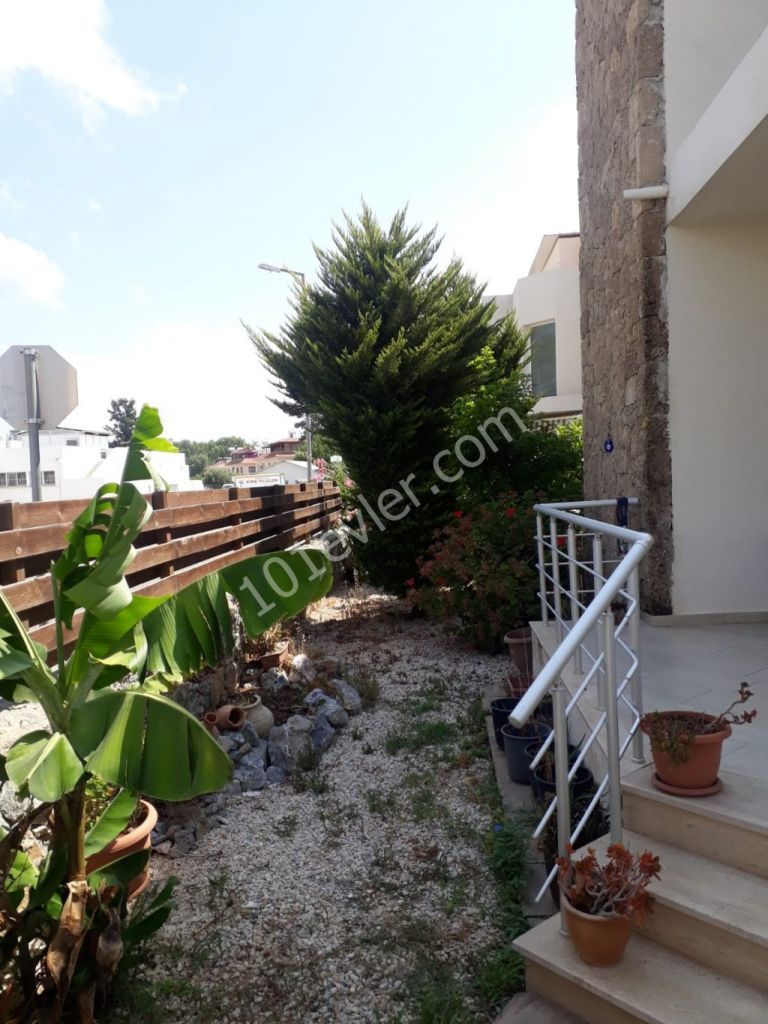 Villa For Sale in Güzelyurt Merkez, Guzelyurt