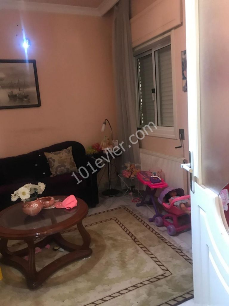 Yenikent'te Havuzlu 2 Arsa İçinde (500m2) 4+4 Villa 