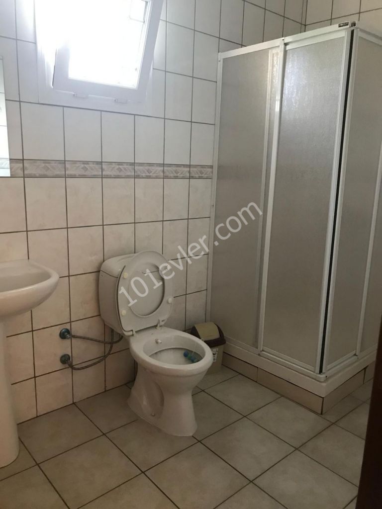 Alsancak'ta 4+1 (200m2) Müstakil Villa 