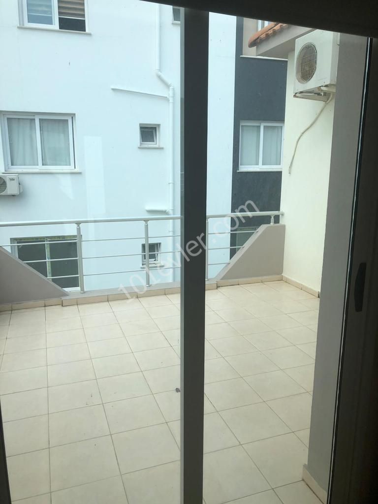 Gönyeli'de  Durakların Dibinde  Eşyalı 2+1 (100m2) Kiralık Penthouse   18 Hazirandan sonra müsait