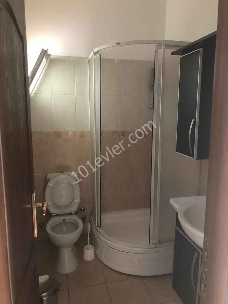 Gönyeli'de  Durakların Dibinde  Eşyalı 2+1 (100m2) Kiralık Penthouse   18 Hazirandan sonra müsait