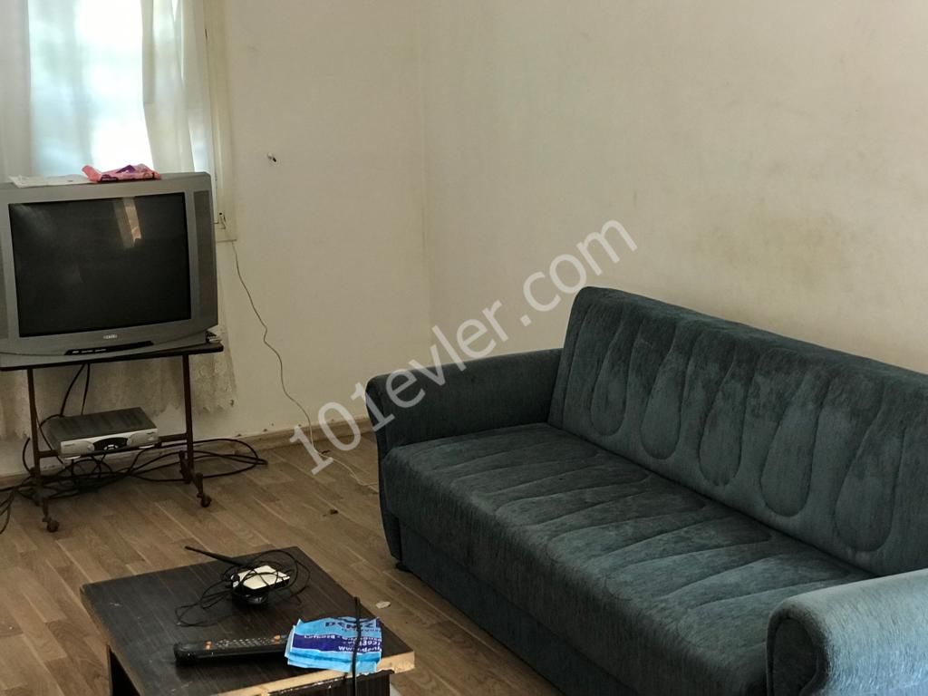 Göçmenköy'de Önde Ve Arkada Bahçeli Eşyalı Kiralık Villa 