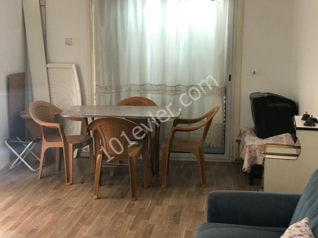 Göçmenköy'de Önde Ve Arkada Bahçeli Eşyalı Kiralık Villa 