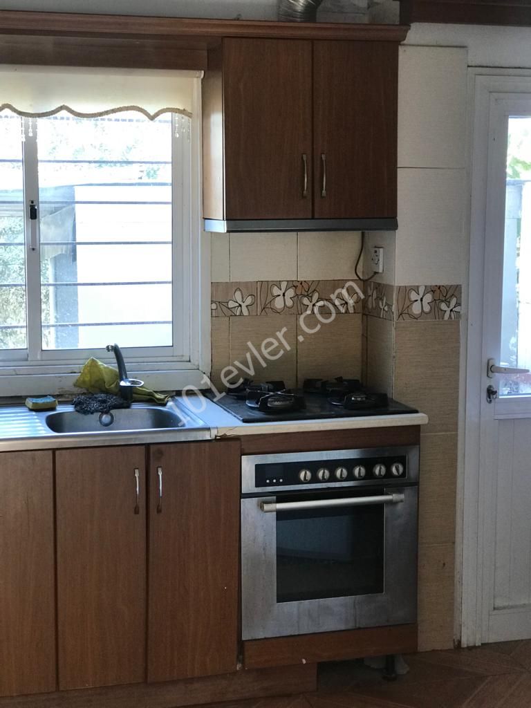 Göçmenköy'de Önde Ve Arkada Bahçeli Eşyalı Kiralık Villa 