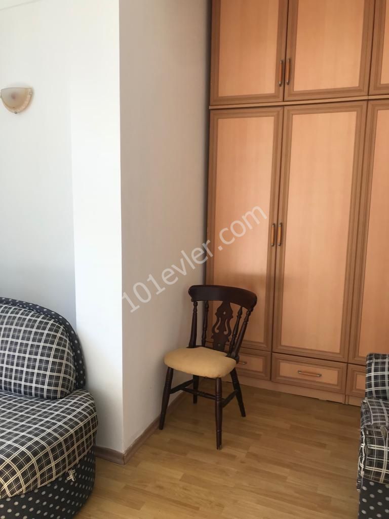 Kumsal'da Dereboyu ve Merit Hotele Yürüme Mesafesinde( 2+1) 140m2 Geniş Full Eşyalı Durakların Dibinde Kiralık Daire