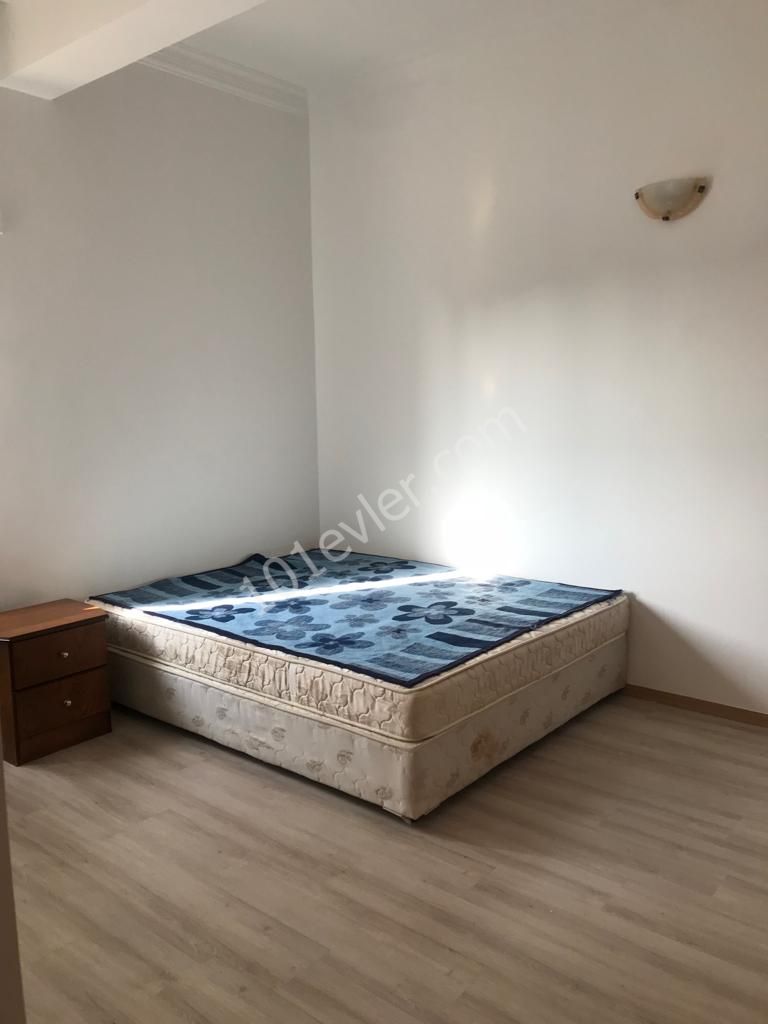 Kumsal Bölgesinde Çok Merkezi Konumda 140 m2   ( 2+1 )  Daire