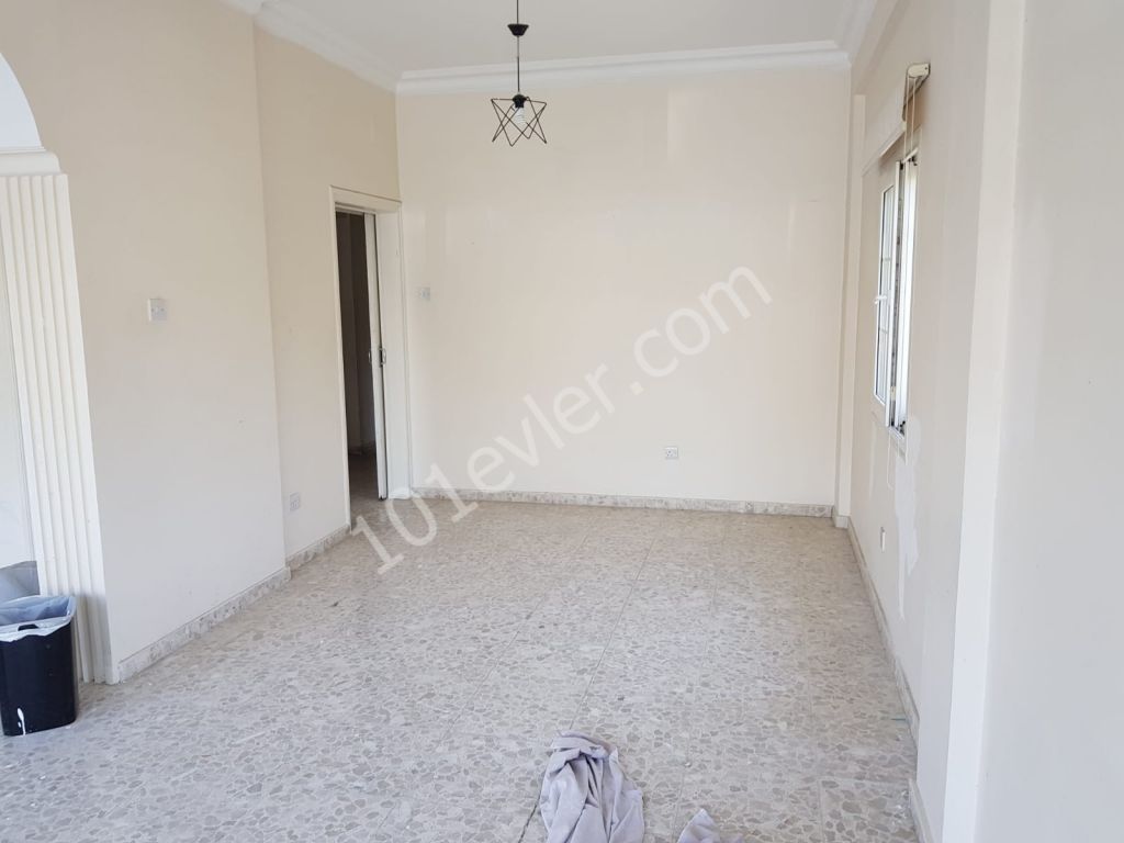 Flat To Rent in Yenişehir, Nicosia