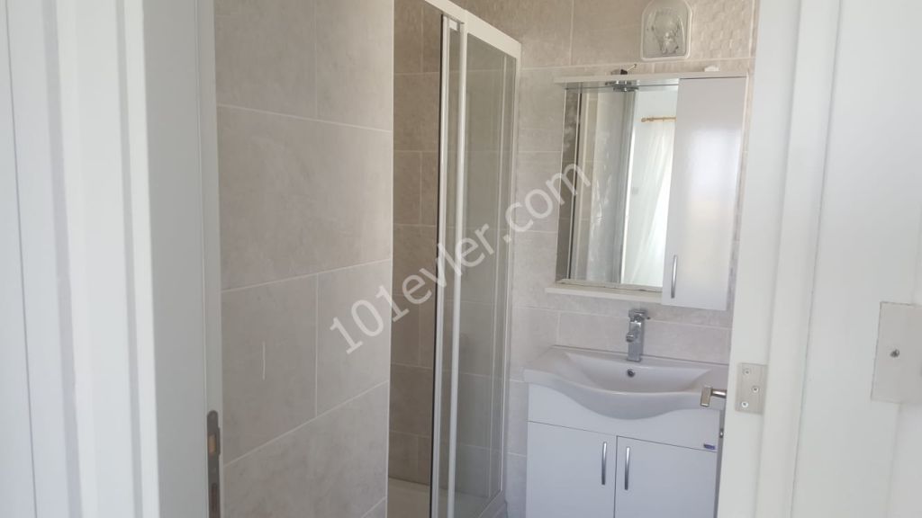 Flat To Rent in Alsancak, Kyrenia