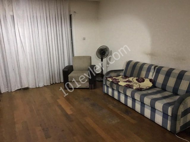 Dereboyu - Köşklüçiftlik'te  Merkezi Konumda 2+1 Kiralık Penthouse