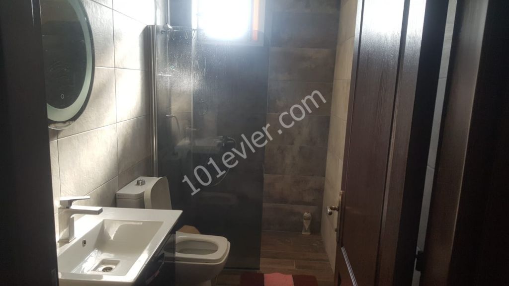 Lefkoşa Kermiya Bölgesinde 2+1 Full Esyalı Geniş Teraslı Kapalı Otoparklı Daire Kiralıktır.  