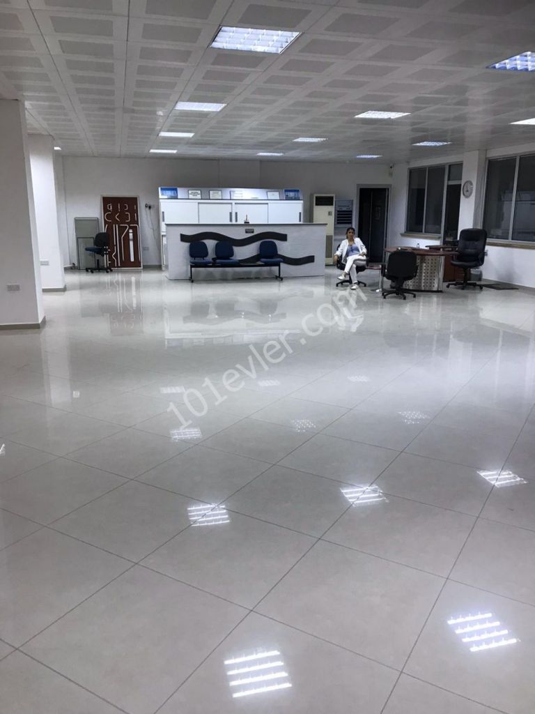 365 m2  Otopark Sorunu Olmayan Ticari Dükkan - Banka/ Mağaza/ Cafe / Ofis Gibi Kullanıma Uygun