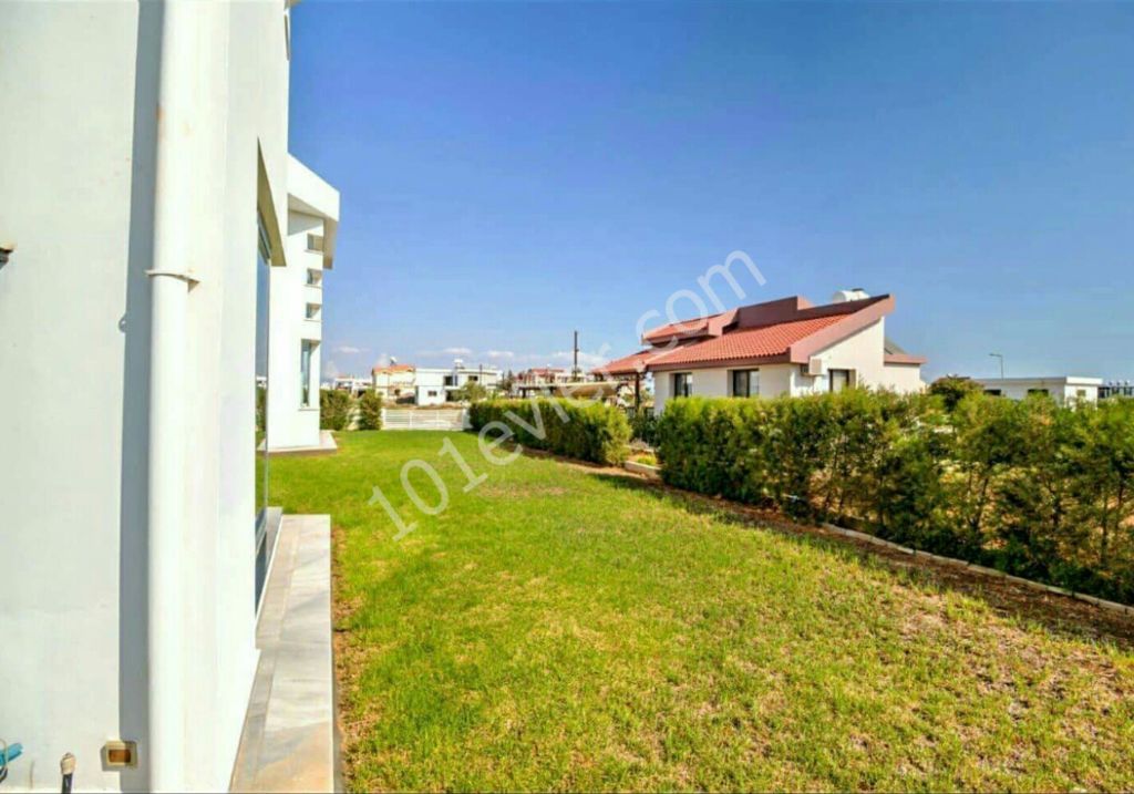 330 m2 Villa mit Aussicht auf das Leben in Famagusta da Ultra LU Llogara ! +90 542 861 62 72 - +90 533 843 21 39 ( Fatos) Offen Für Den Austausch Mit Der Villa Mit Aussicht In Kyrenia ** 