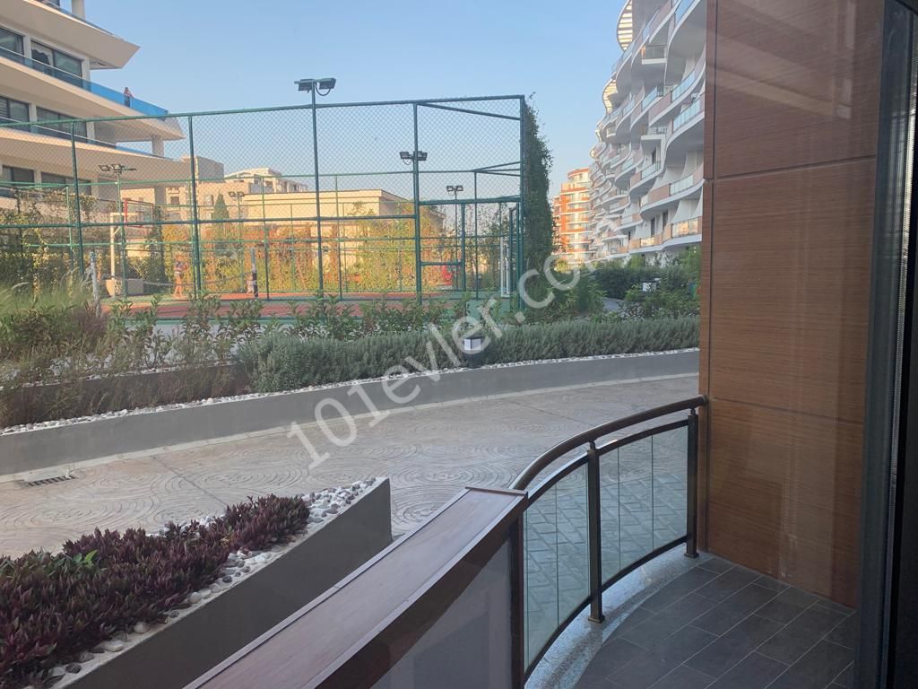 Girne Merkez'de Full Eşyalı Site İçerisinde Ve Yirmi Dört Saat Güvenlikli Kiralık Daire.