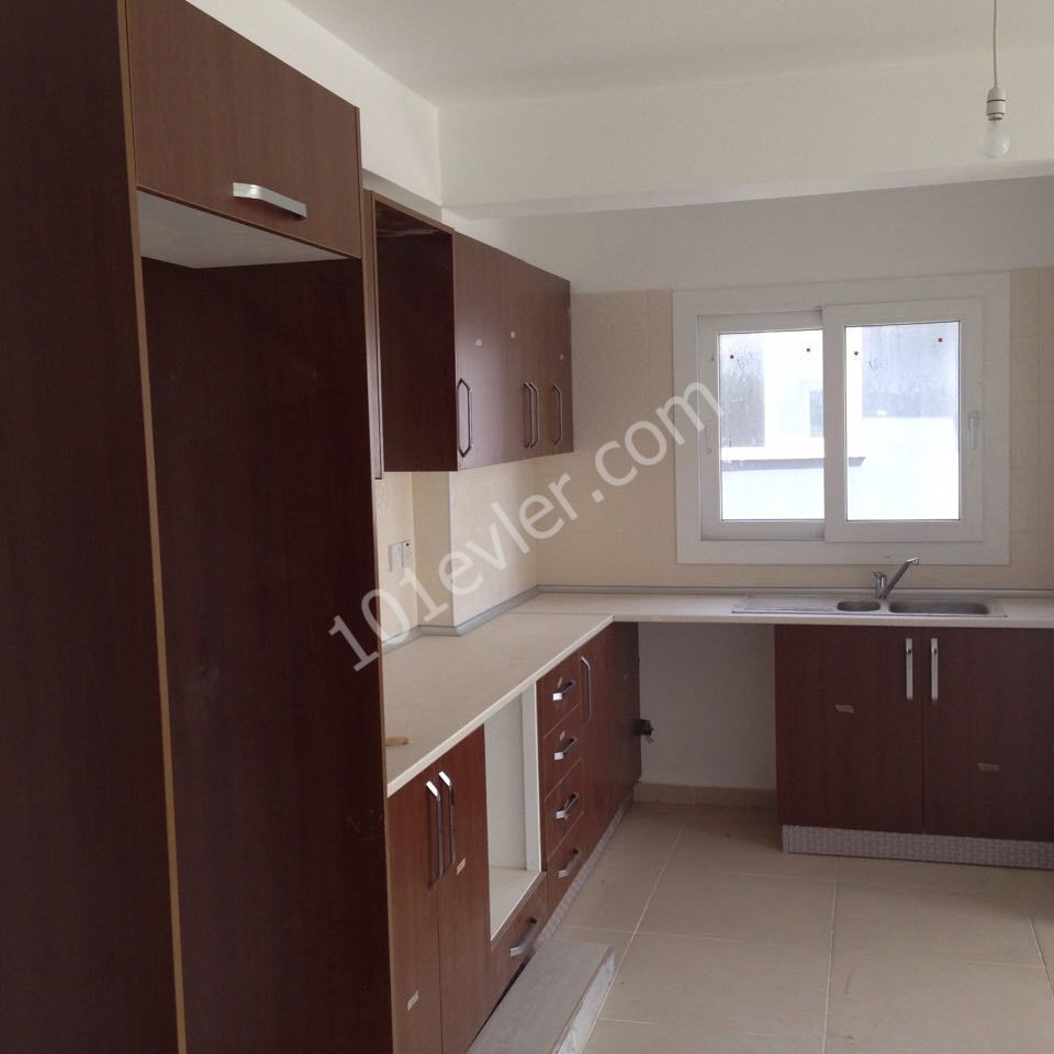 130m2 Spacious and Decked Apartment with Double Balcony - En suite 3+1 with Turkish Cob for Emergency Sale in Hamitkoy ** 