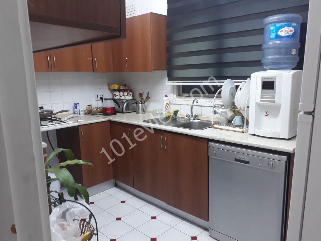 URGENT SALE ! KAMPIR ! An Apartment on the Fourth floor of 3 + 1 140m2 with a Facade to the Sandy Beach Park in Lefkoşa Köşklüçiftlik ** 