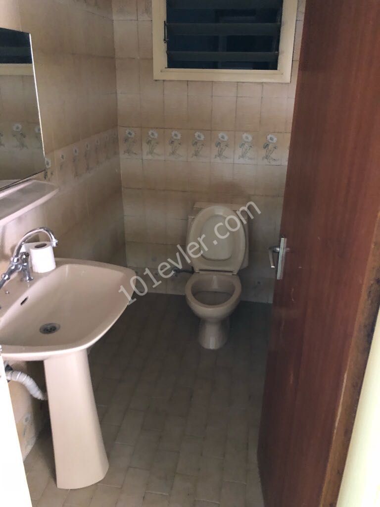 Flat To Rent in Köşklüçiftlik, Nicosia