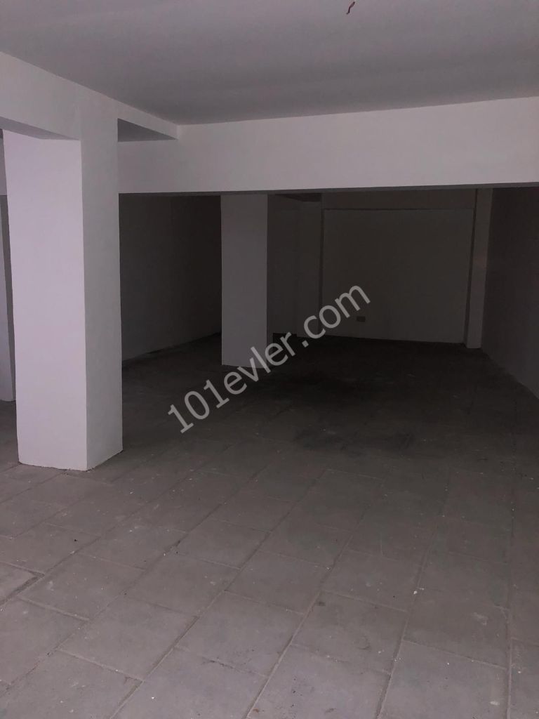 Dereboyunda Ana Cadde Üzerinde  Çember Üzerinde  250 m2 Kiralık 3 Katlı İşyeri